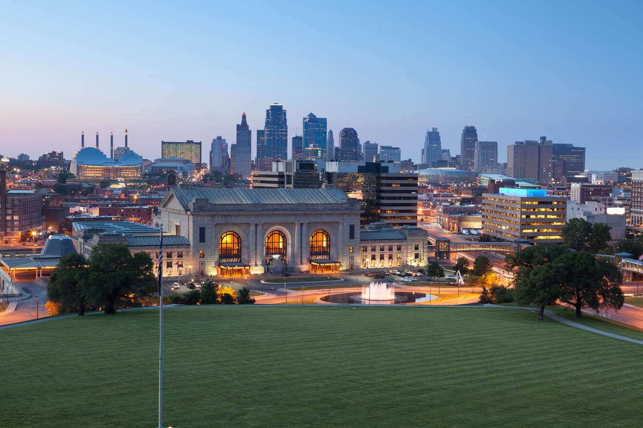 6 Where to stay without a car in Kansas city